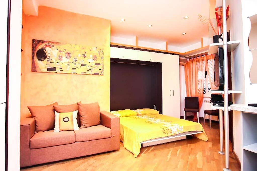 Petite Home In Rome Bagian luar foto