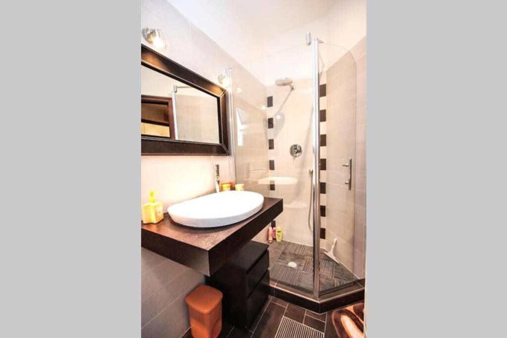 Petite Home In Rome Bagian luar foto